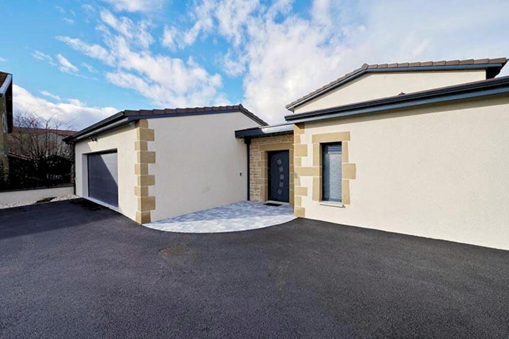 Photo de la galerie de l'établissement Escapade du Palais 6 Pers, Cinéma TV, à Hauterives