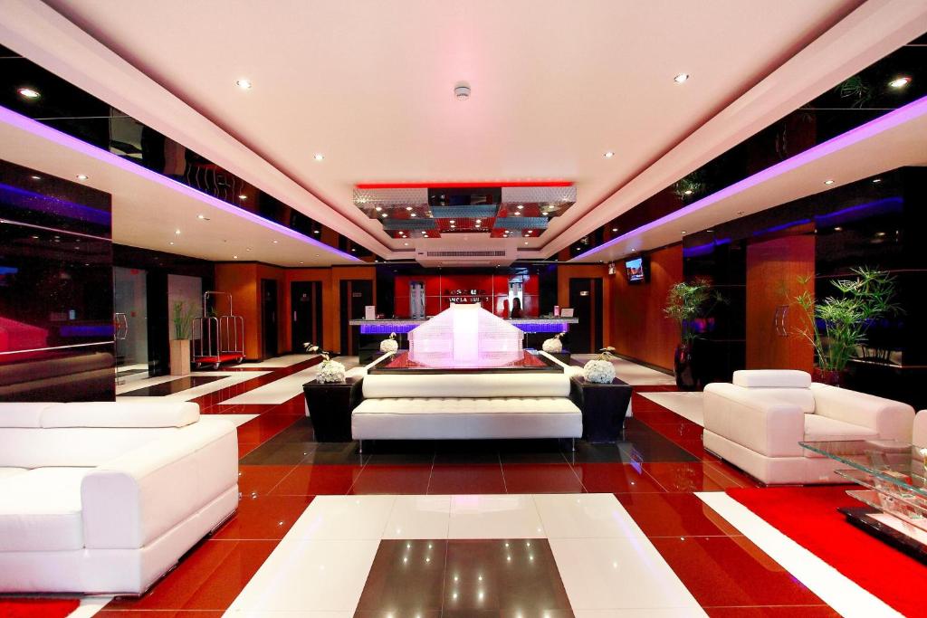 Absolute Bangla Jacuzzi Suites Condo - Resim 1