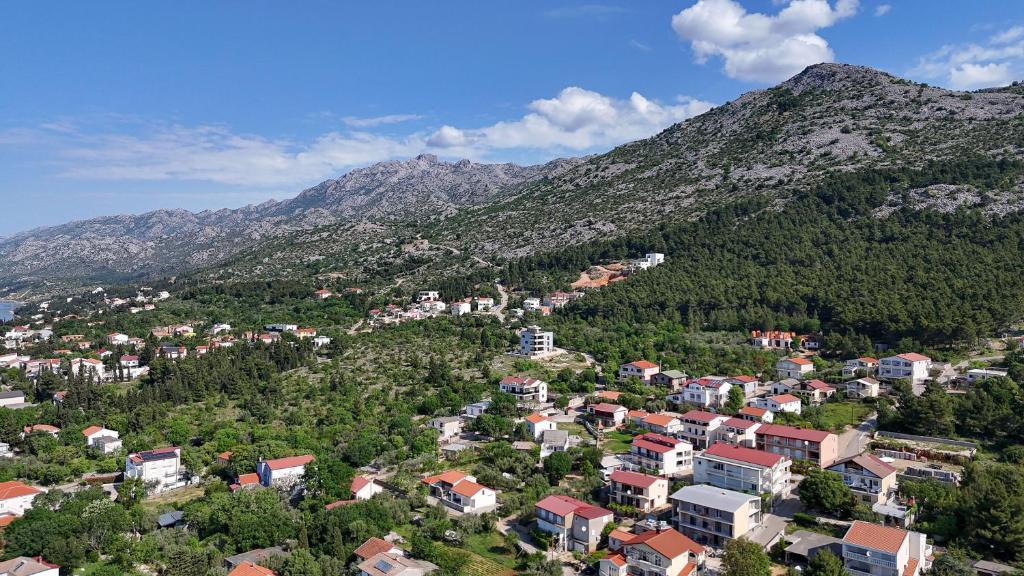 Nespecifikovaný výhled na hory nebo výhled na hory při pohledu z apartmánu