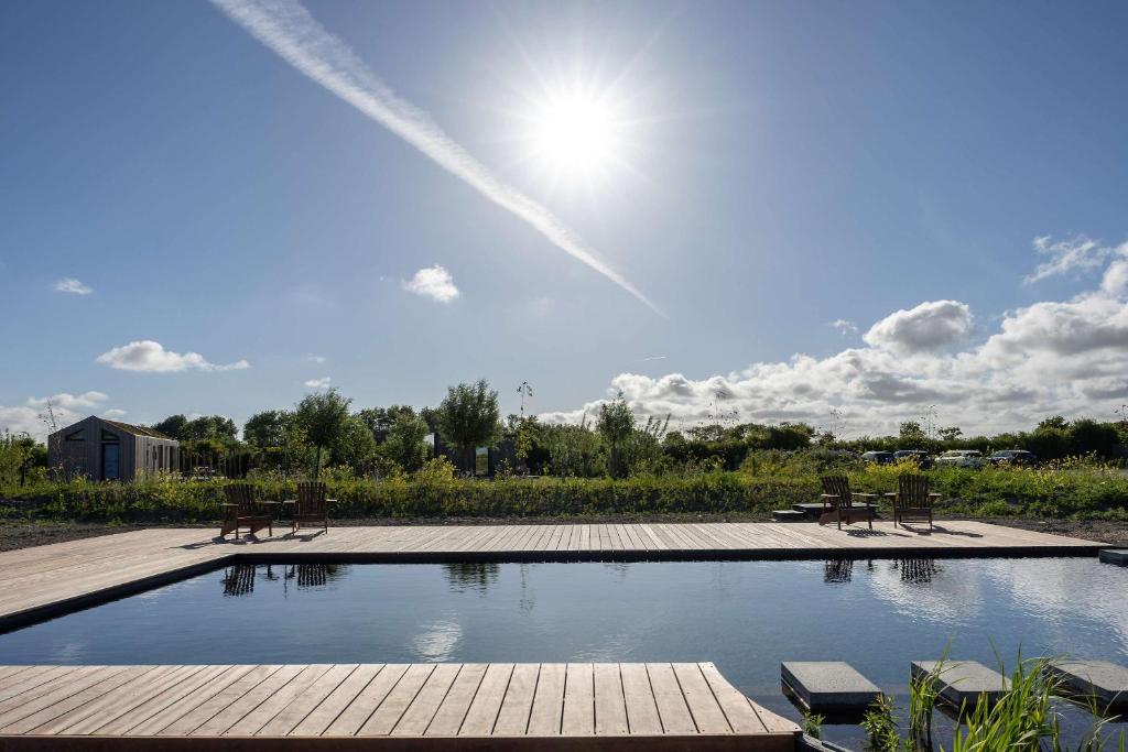 Bazén v ubytování Hello Zeeland - Zeeuwse Liefde Tiny House 8 nebo v jeho okolí
