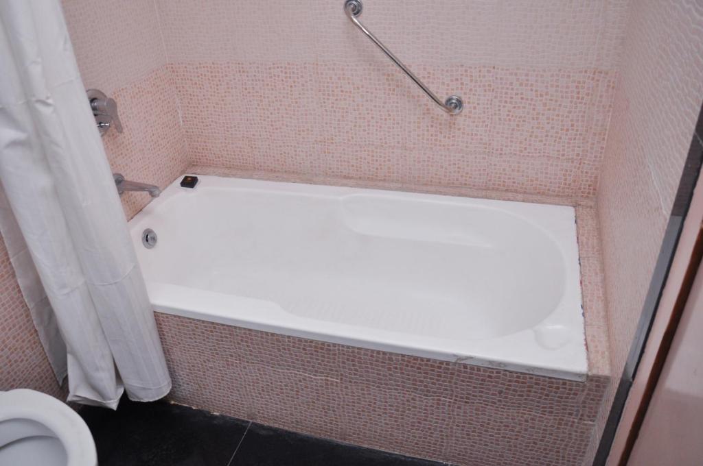 Koupelna v ubytování Hotel Abigail Regency