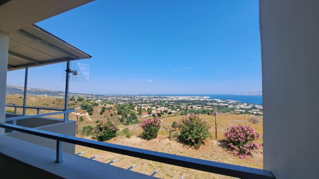 widok z balkonu domu w obiekcie Hercules Hills Sea View Villas w mieście Kos