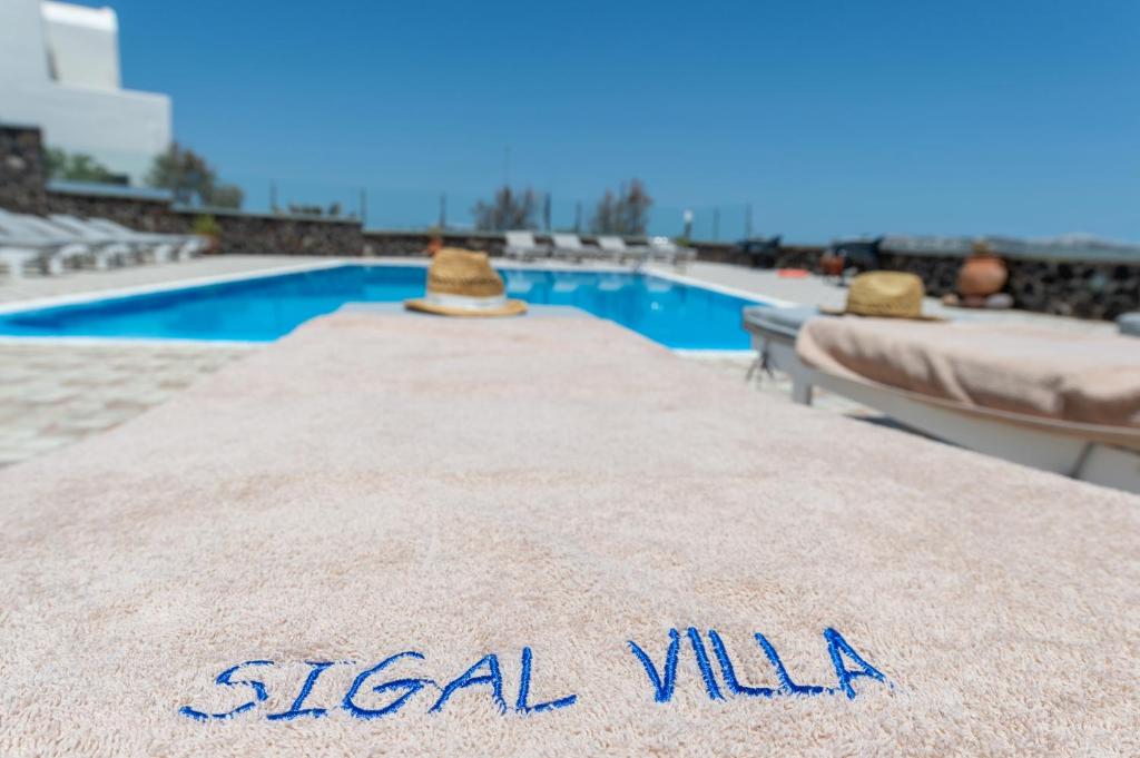 Bazén v ubytování Sigal Villa nebo v jeho okolí