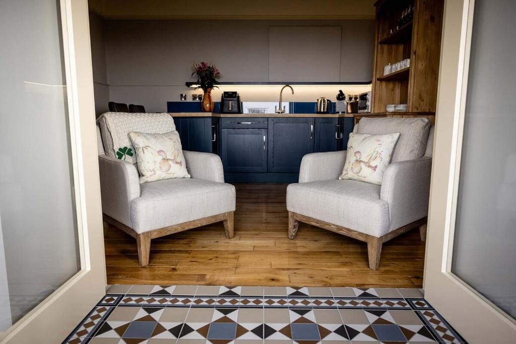 Χώρος καθιστικού στο Cliff View Apartment