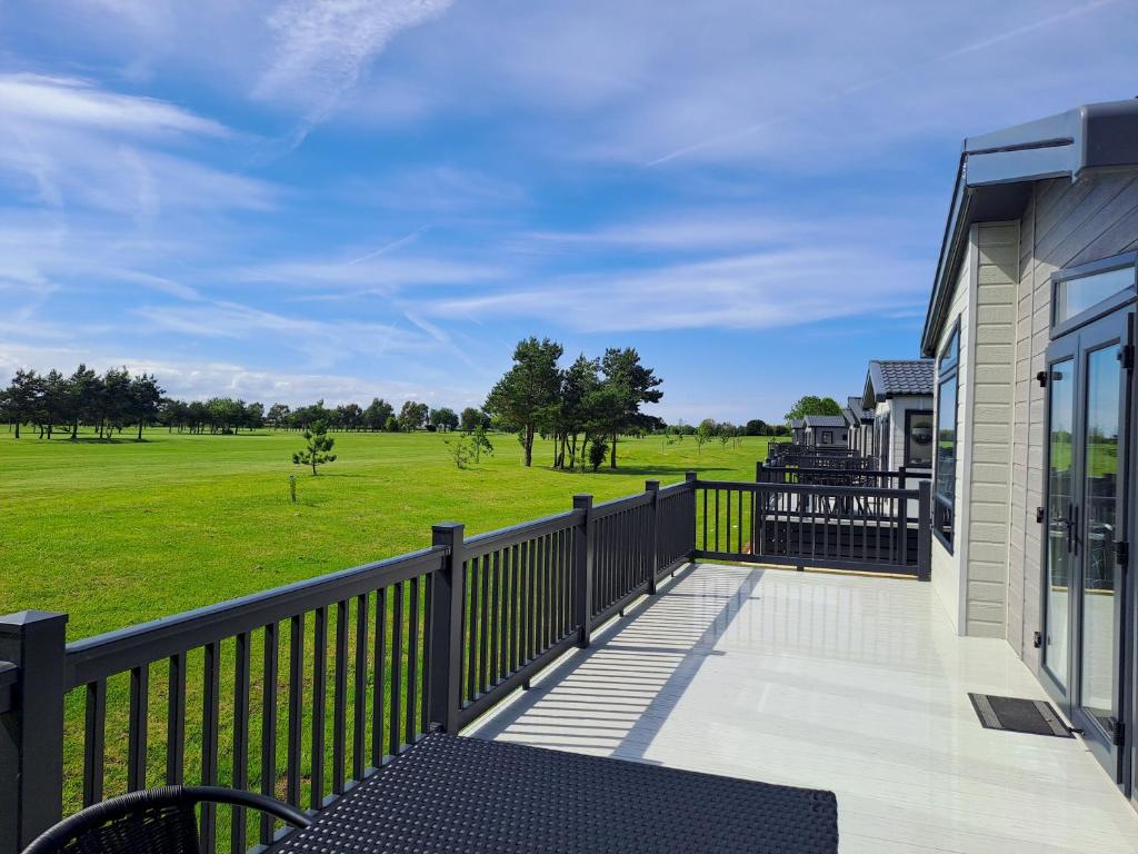 Balkón nebo terasa v ubytování Addlethorpe Golf & Country Club, Ingoldmells