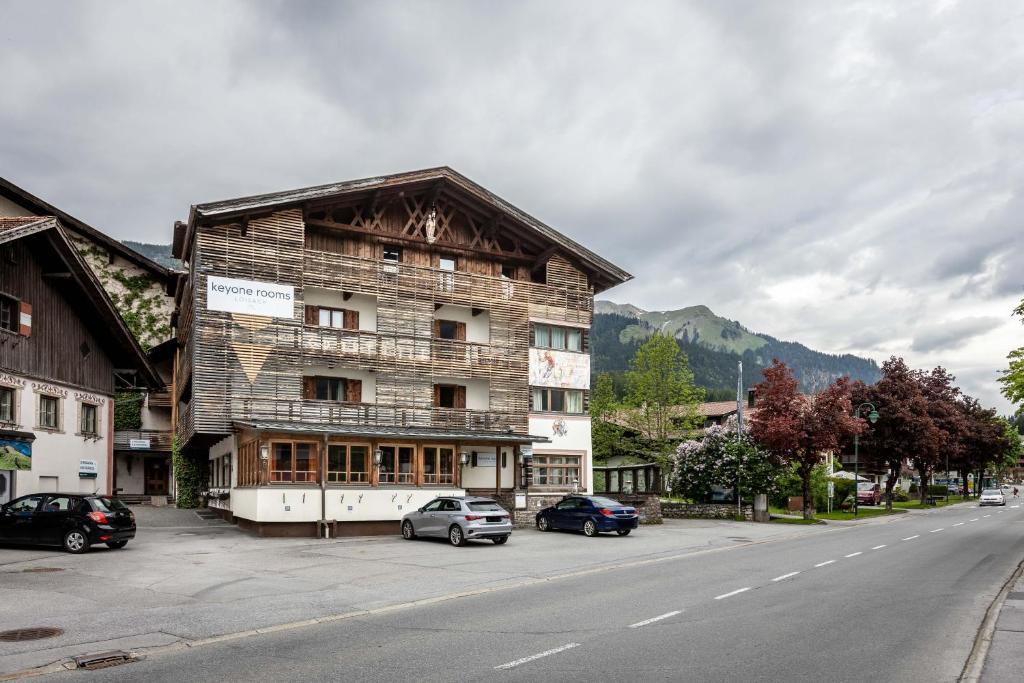 Nespecifikovaný výhled na hory nebo výhled na hory při pohledu z hotelu