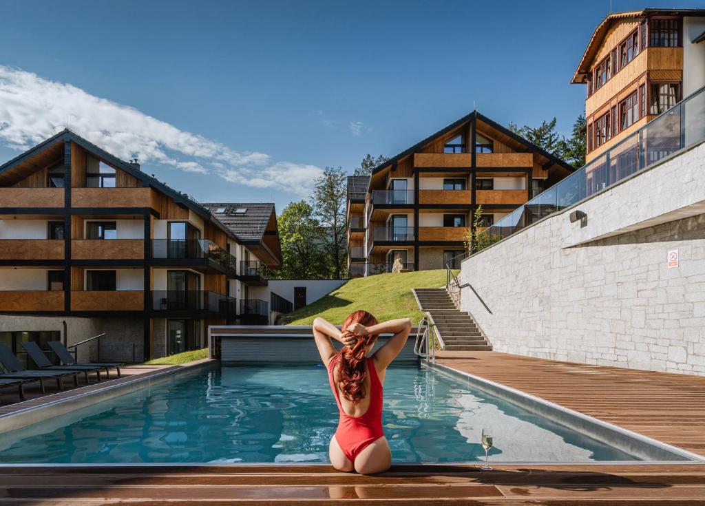 Bazén v ubytování Tremonti Hotel Karpacz nebo v jeho okolí