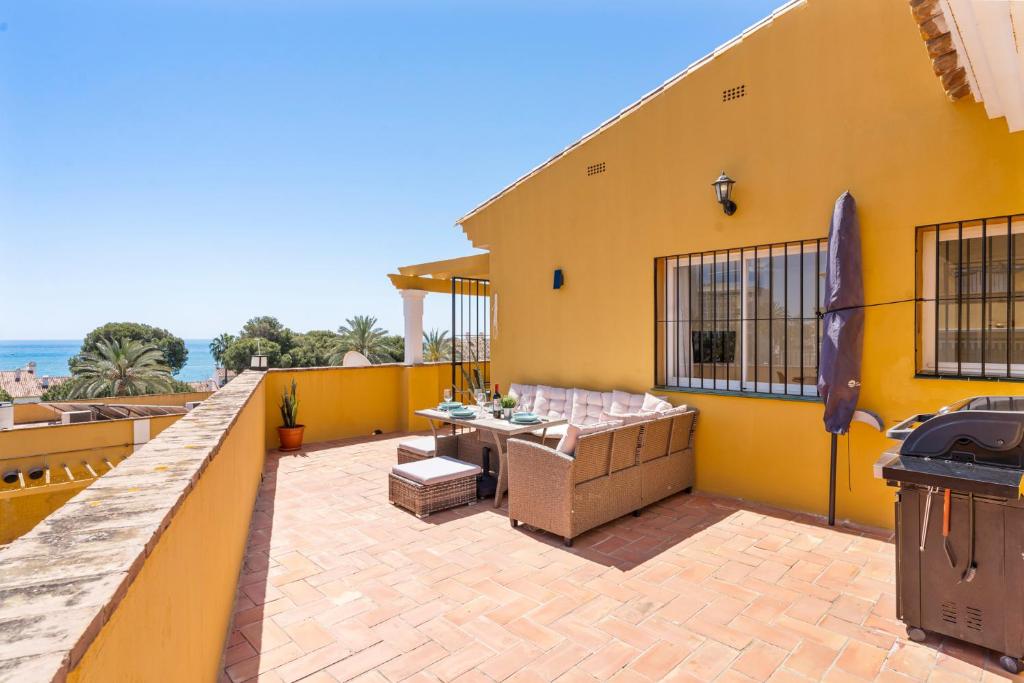 A balcony or terrace at Lovely flat with sea view near the beach by Costarentals - Ref 37