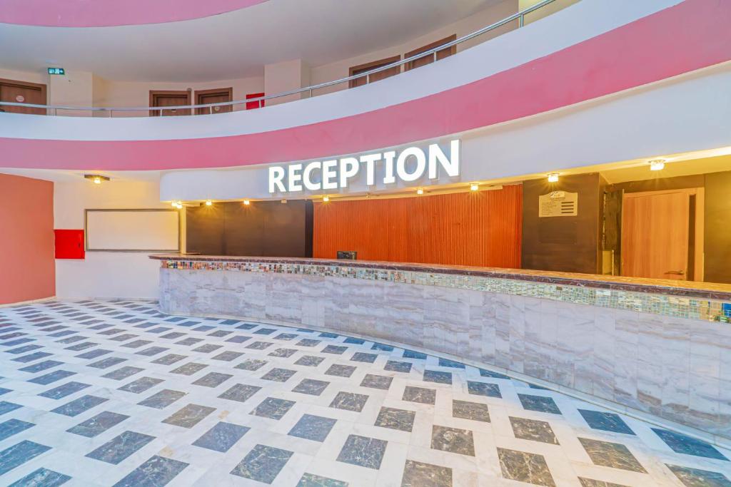 Vstupní hala nebo recepce v ubytování Pyxis Point Hotel - All Inclusive