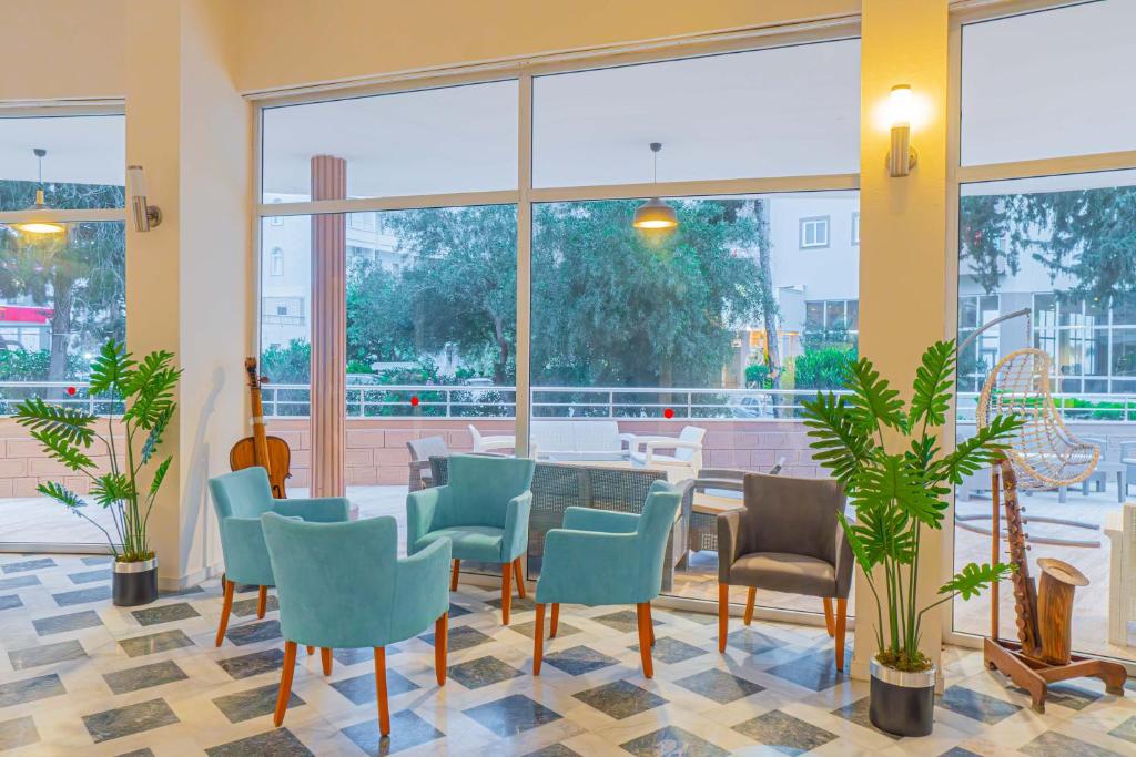 Posezení v ubytování Pyxis Point Hotel - All Inclusive