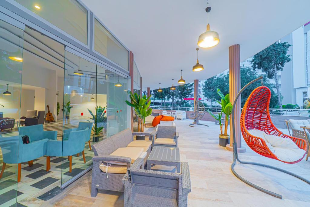 Posezení v ubytování Pyxis Point Hotel - All Inclusive