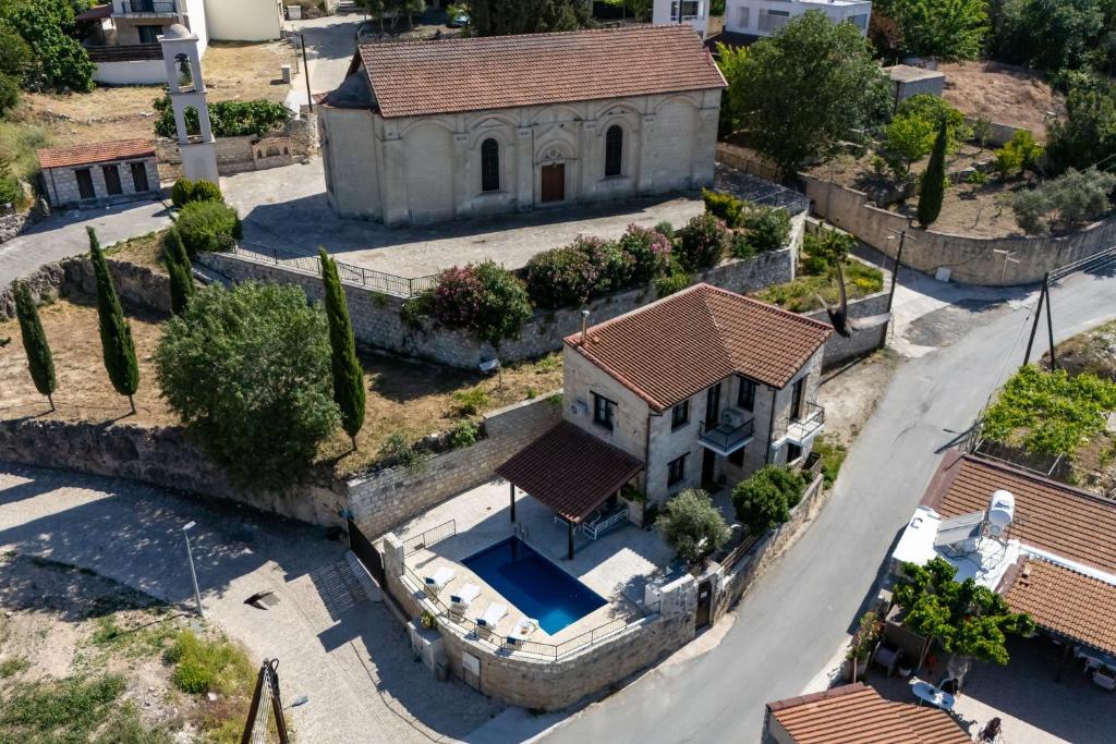 Stroumpi - Charming Villa with Private Pool