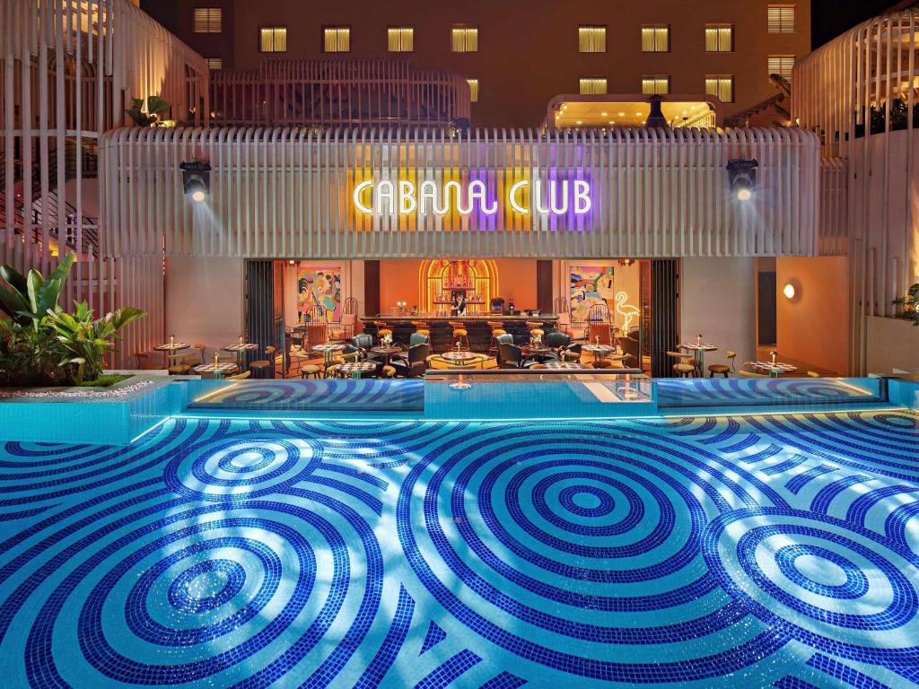 Bazén v ubytování Mövenpick Hotel Hanoi Centre nebo v jeho okolí
