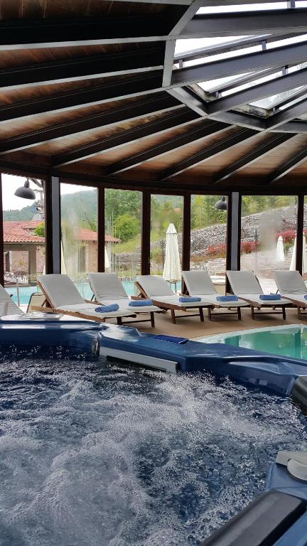 Bazén v ubytovaní Kazarma Hotel alebo v jeho blízkosti