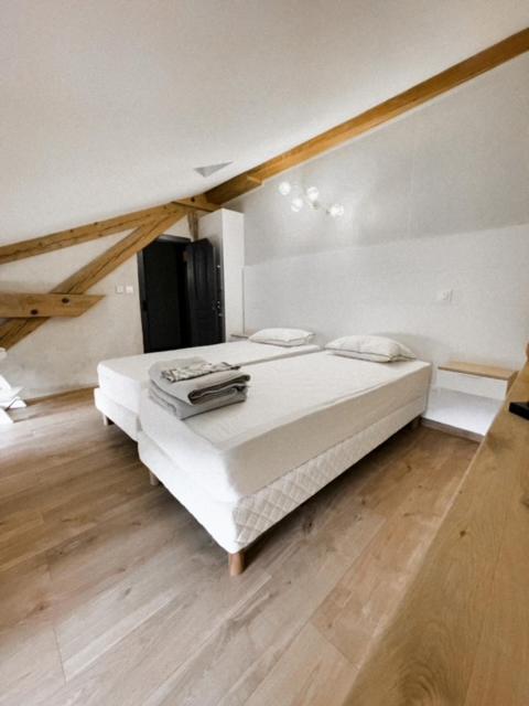 Gîte du Château de Treffort - Casa De Cinco Dormitorios