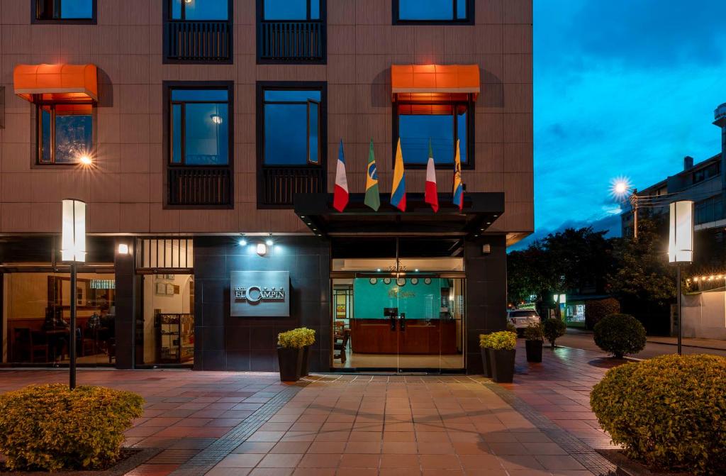 Budova, kde se hotel nachází