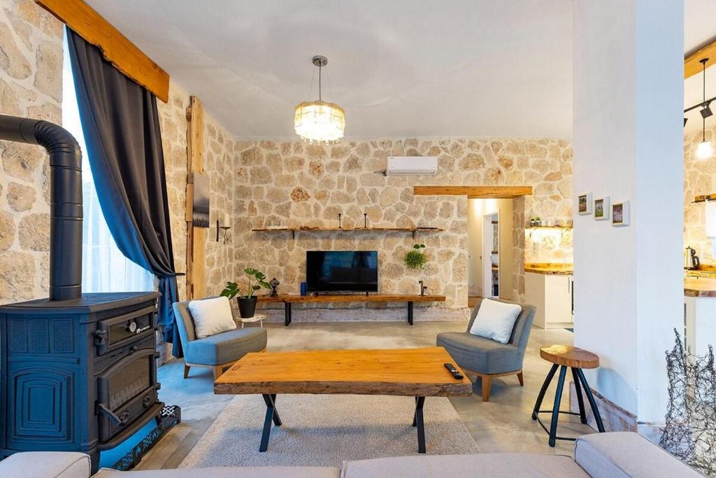 Χώρος καθιστικού στο Villa Furreyya2