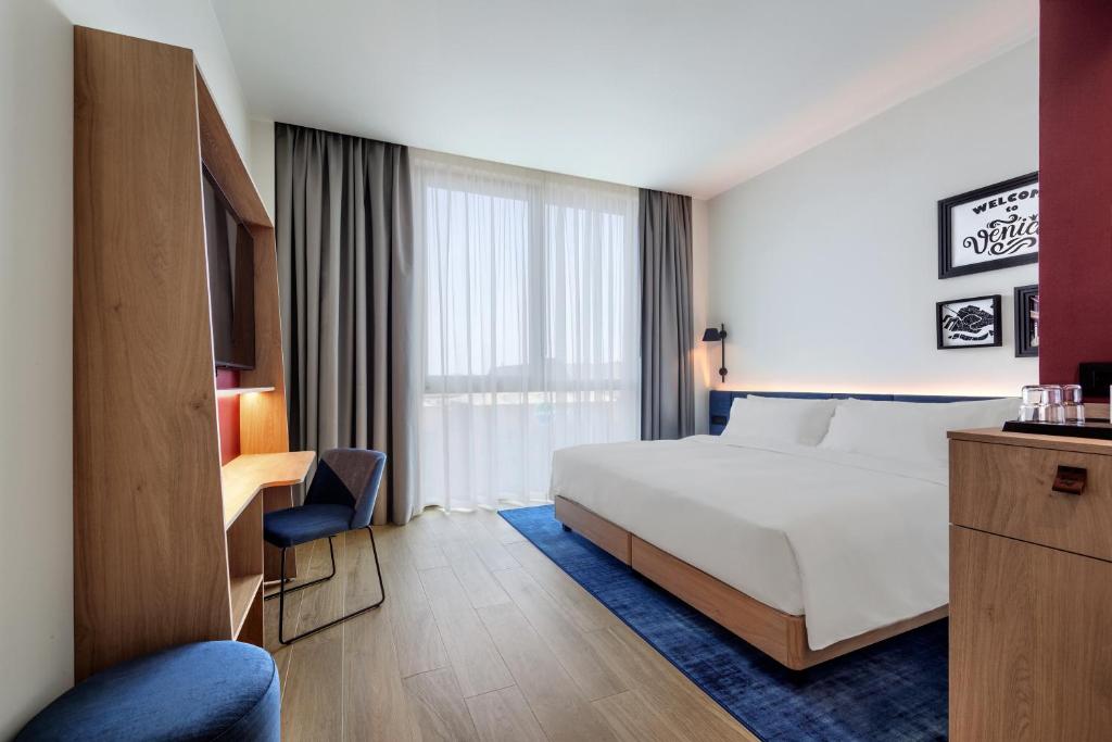 Hampton By Hilton Venice Isola Nuova - Resim 43