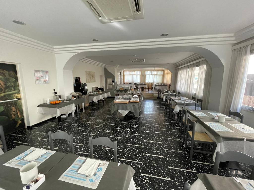 Restaurace v ubytování HOTEL D'ANNUNZIO