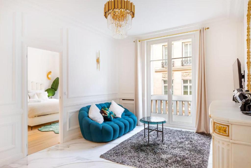 Photo de la galerie de l'établissement Appartement de Luxe Triangle d'or près des Champs Elysées, à Paris