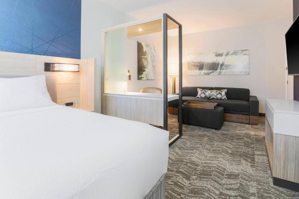 Postel nebo postele na pokoji v ubytování SpringHill Suites by Marriott Truckee Lake Tahoe