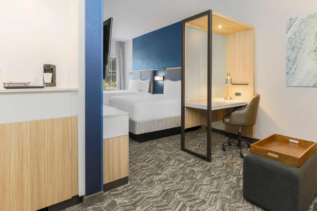 Postel nebo postele na pokoji v ubytování SpringHill Suites by Marriott Truckee Lake Tahoe