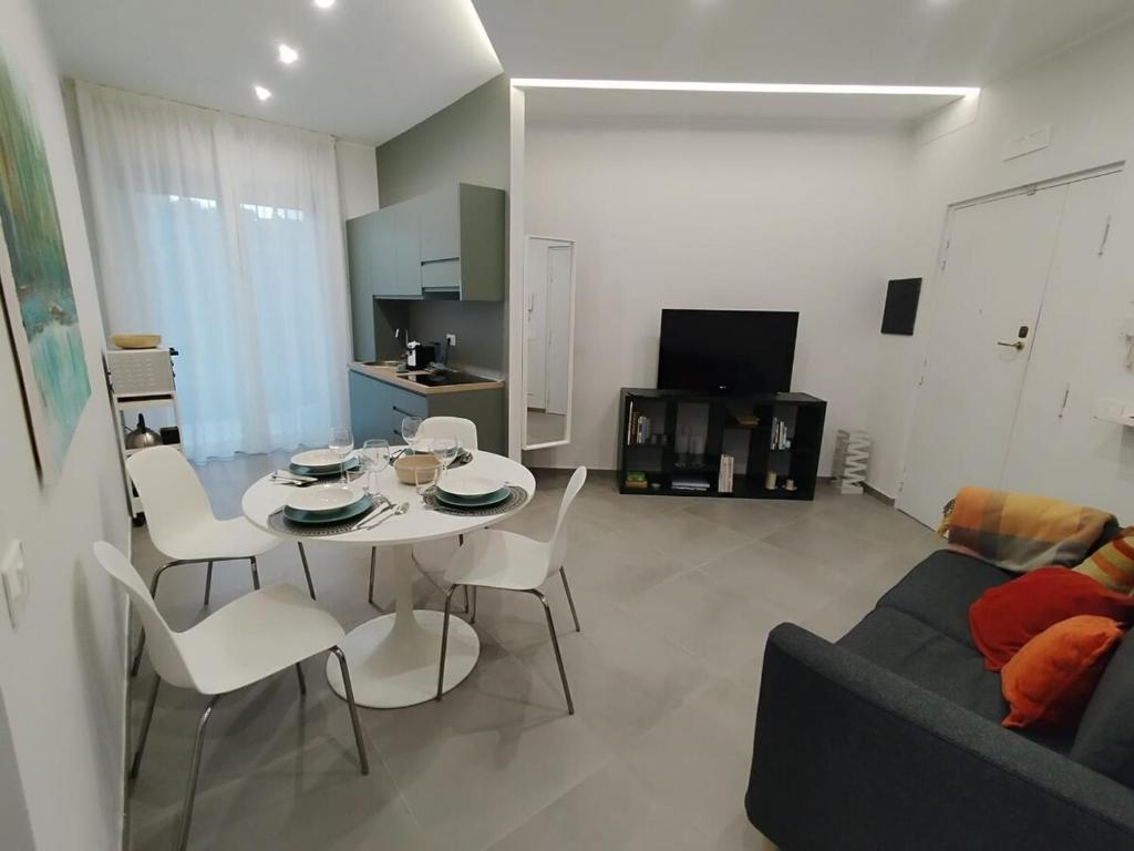 Naples Apartment - Nicolini 39