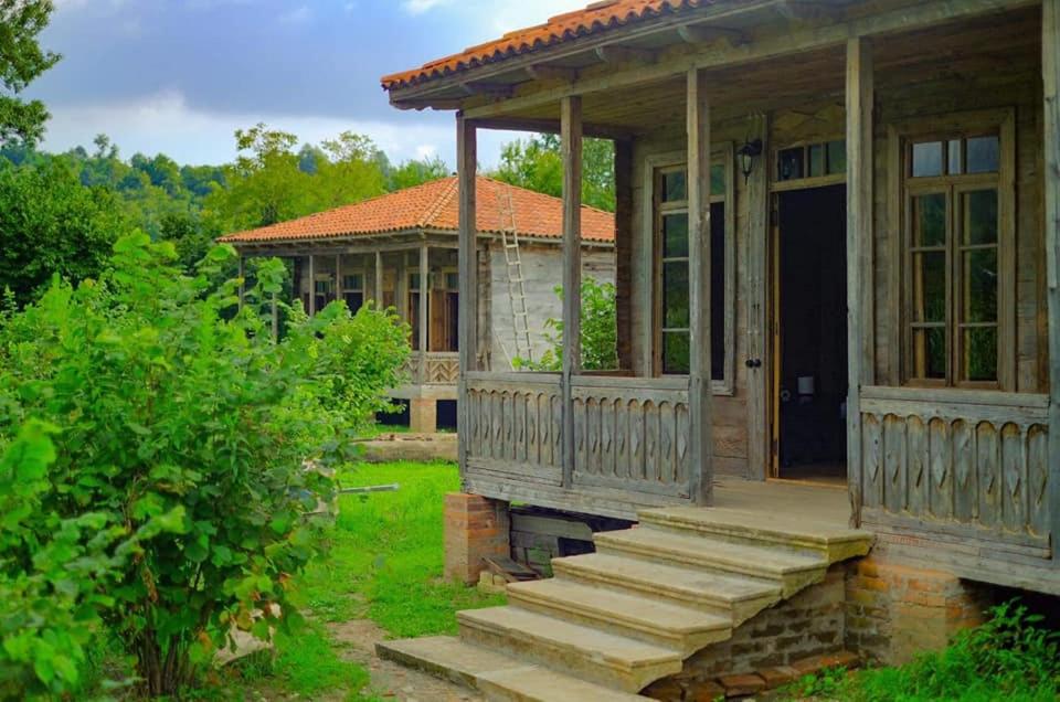 Zahrada ubytování Thea's Ethnographic Guest House