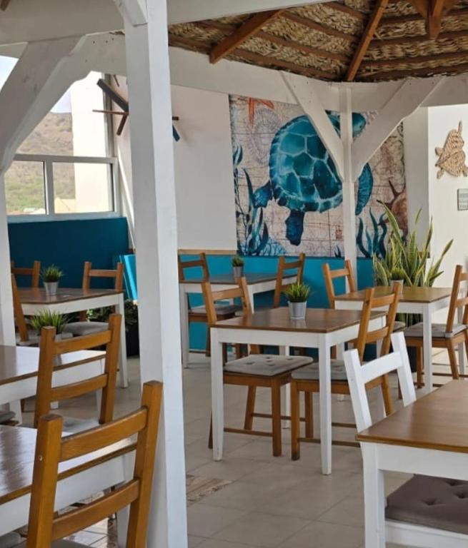 Restaurace v ubytování Deluxe B&B "Casa Alegria", Tarrafal