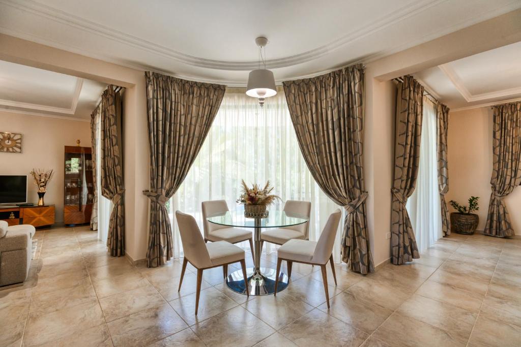 Argaka Luxury Residence - Deluxe Villa