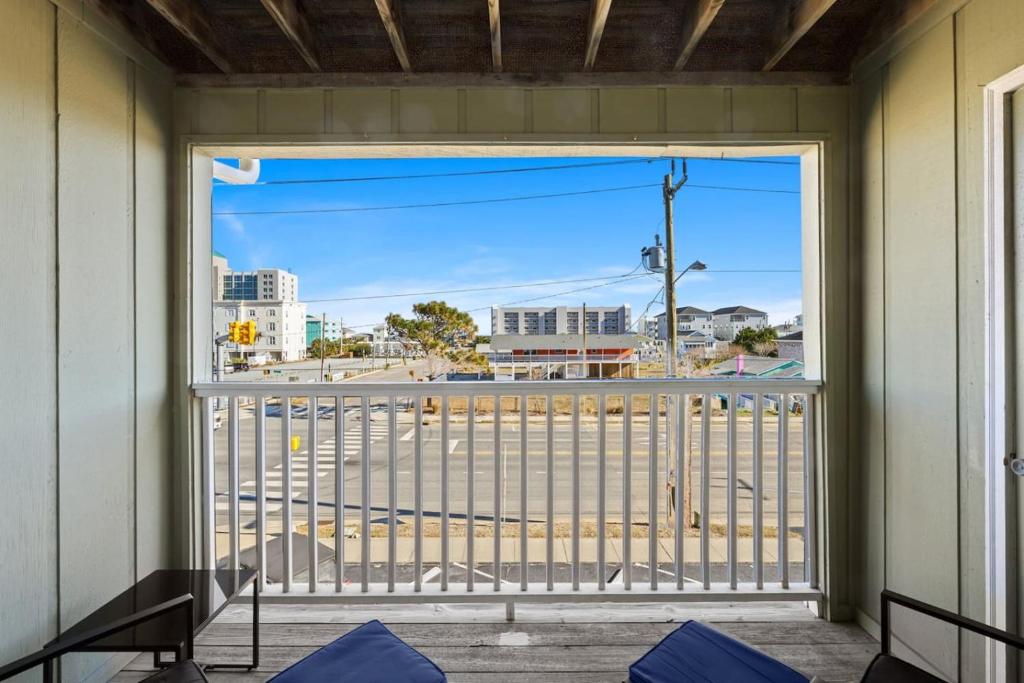En balkon eller terrasse på Carolinas Ocean Playground