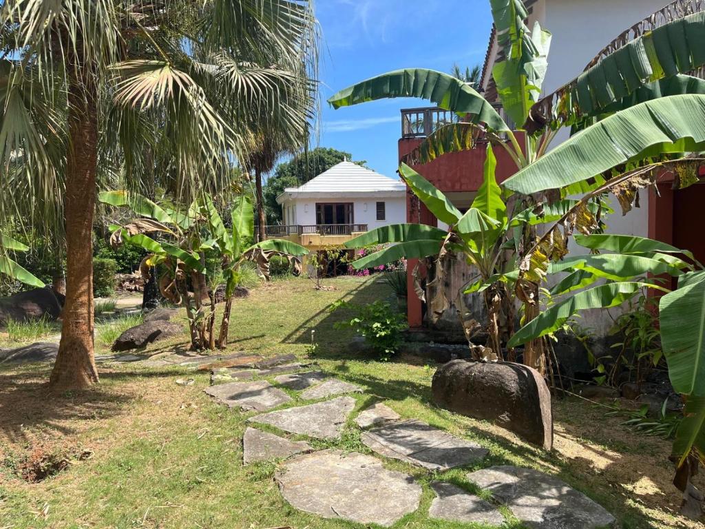 Giardino di Ocean Loft - Surf & Serenity Retreat