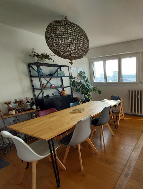 Photo de la galerie de l'établissement Appartement centre-ville lumineux et balcon, à Rennes