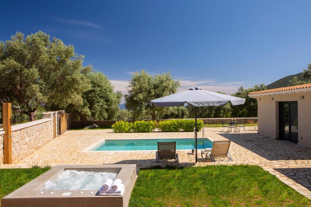 Bazén v ubytovaní Lefkolia Retreat alebo v jeho blízkosti