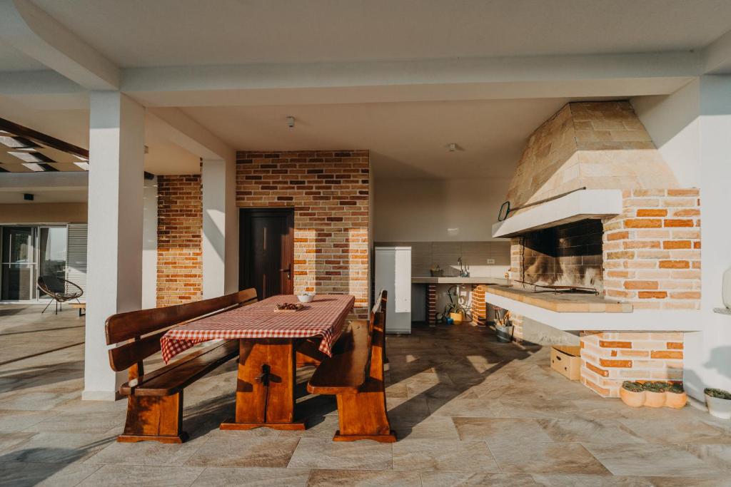 Fotografie z fotogalerie ubytování Villa Iva with heated pool v destinaci Galovac