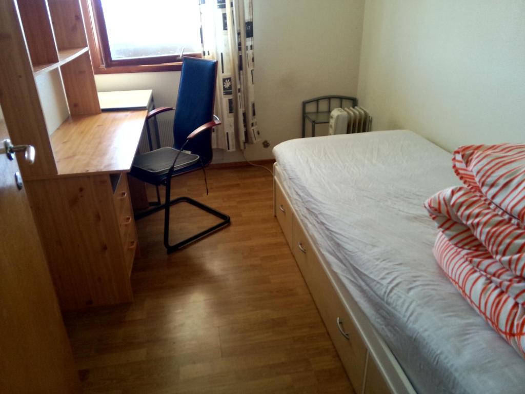 Postel nebo postele na pokoji v ubytování Gardenview Room