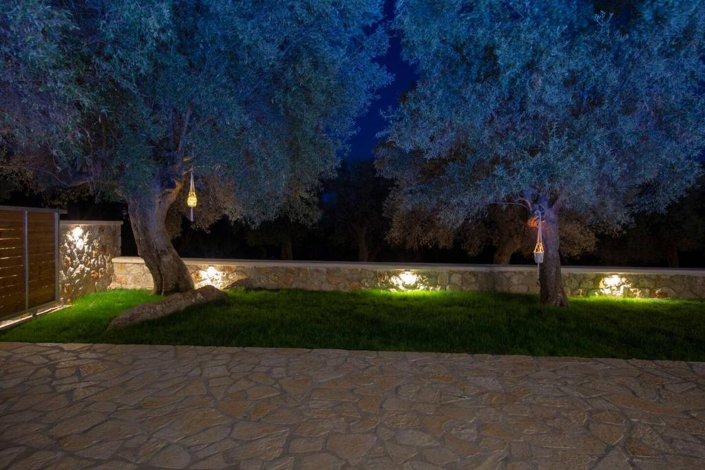 Vonkajšia záhrada v ubytovaní Lefkolia Retreat