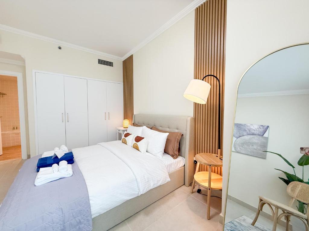 Dubai Marina Promenade 1BR Apartment with Pool near JBR - Resim 6