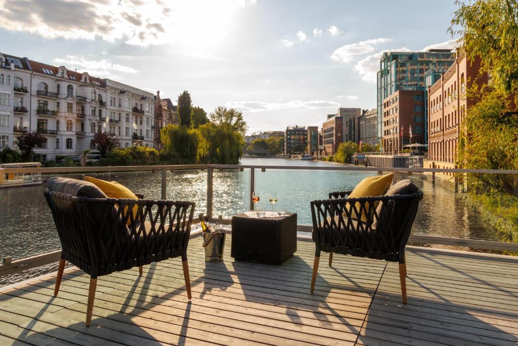 NIDO by PATIO - Resim 19