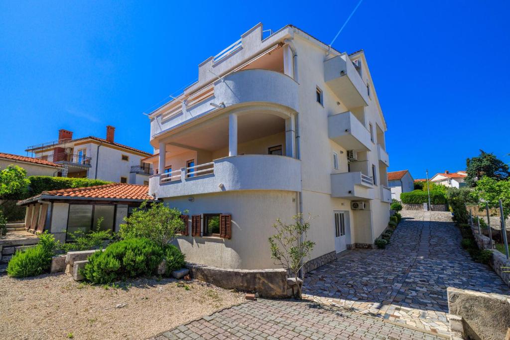 Apartments Info