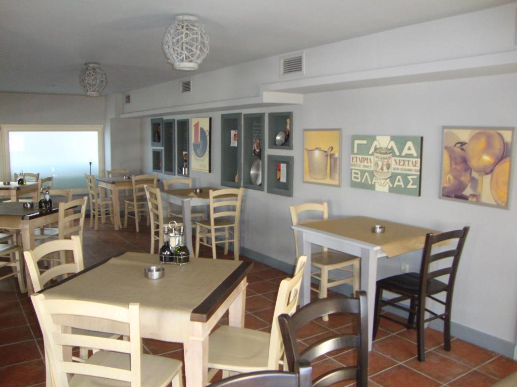 Restoran või mõni muu söögikoht majutusasutuses Hotel Alexandrion