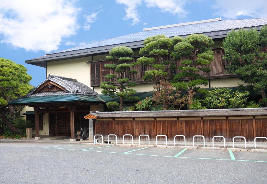 Budova, kde se ryokan nachází