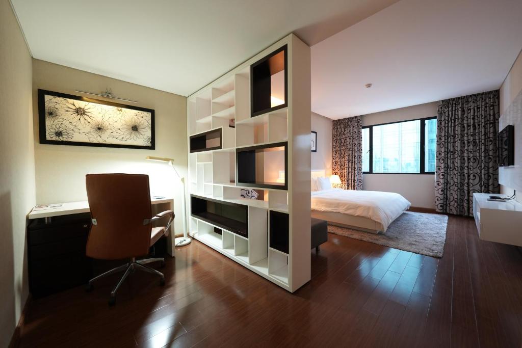 Apartment Room, Club Access with Afternoon Tea and Evening Cocktail
