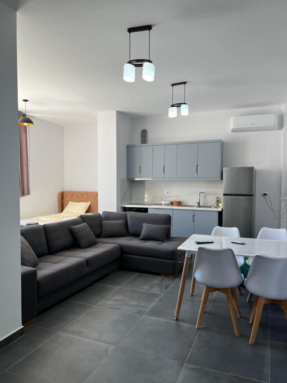 Kuchyň nebo kuchyňský kout v ubytování Deda Apartments