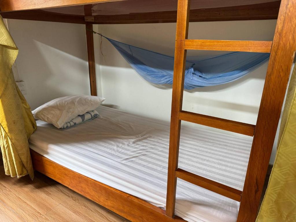 Giường trong Phòng ngủ tập thể cả Nam và Nữ 4 Người