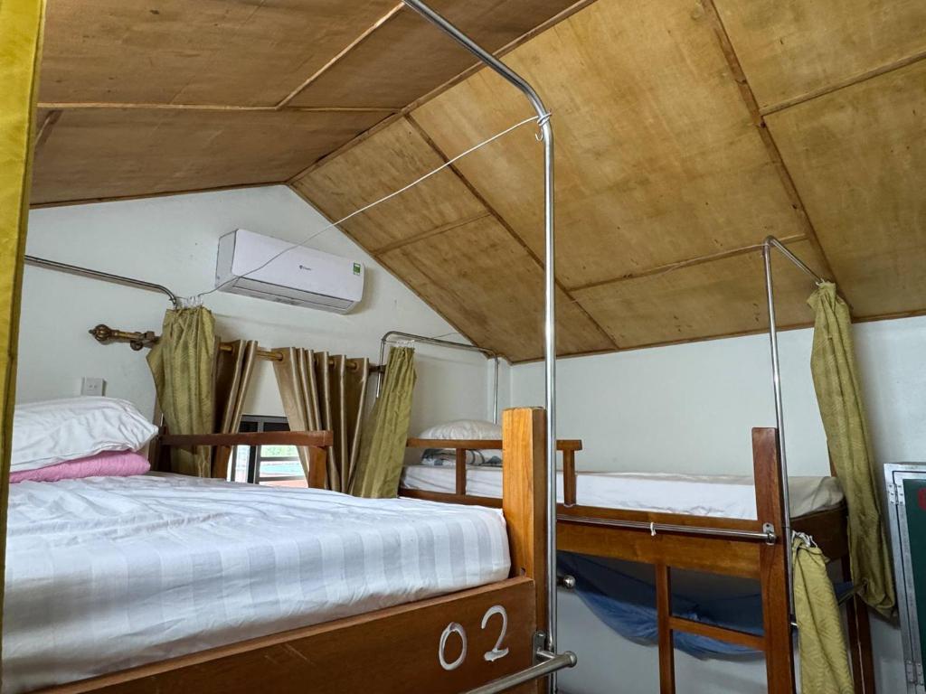 Giường trong Phòng ngủ tập thể cho cả Nam và Nữ 6 Giường