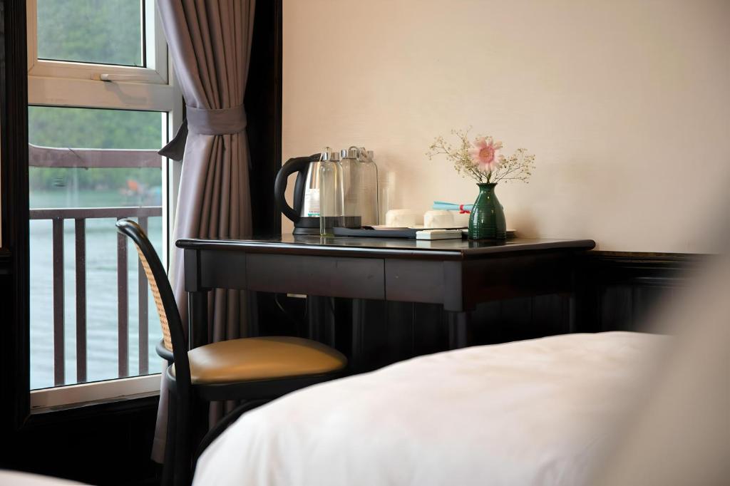 Amanda Cruise Ha Long Bay - 7