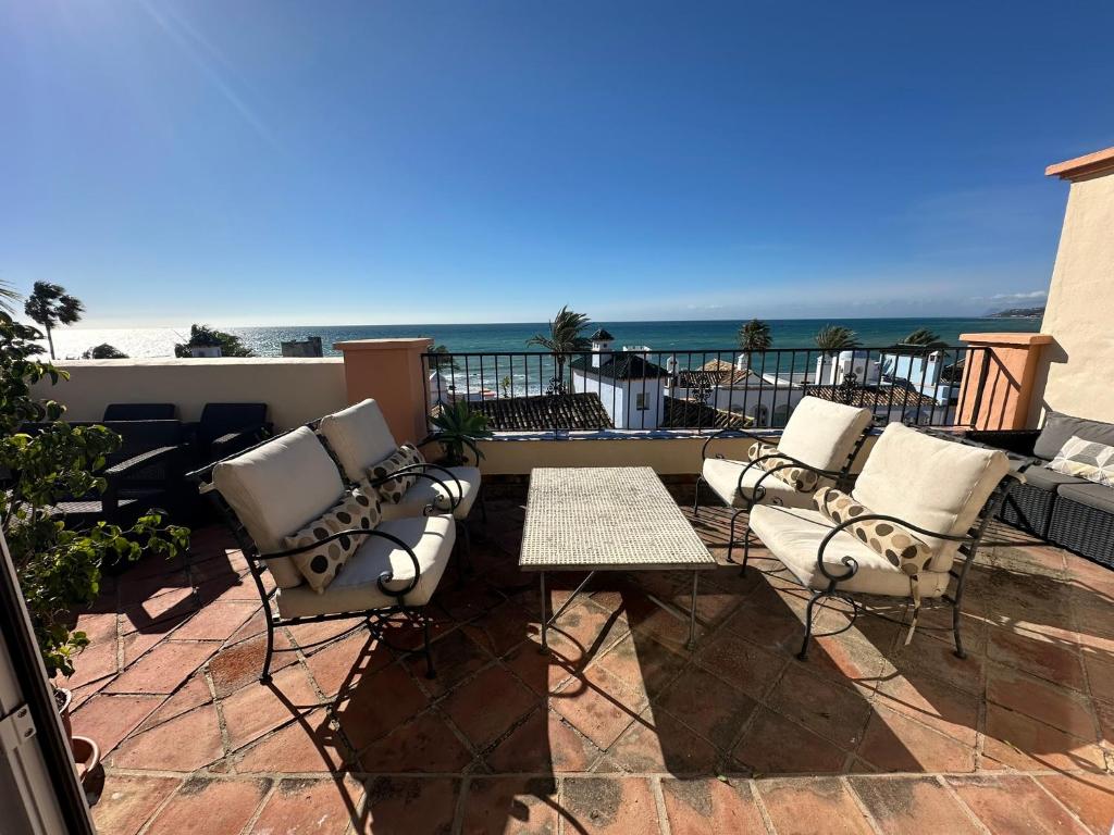 Exclusive penthouse Alte Druckerei with sauna, balcony and central ... - Eco-Friendly Penthouse Apartments For Rent