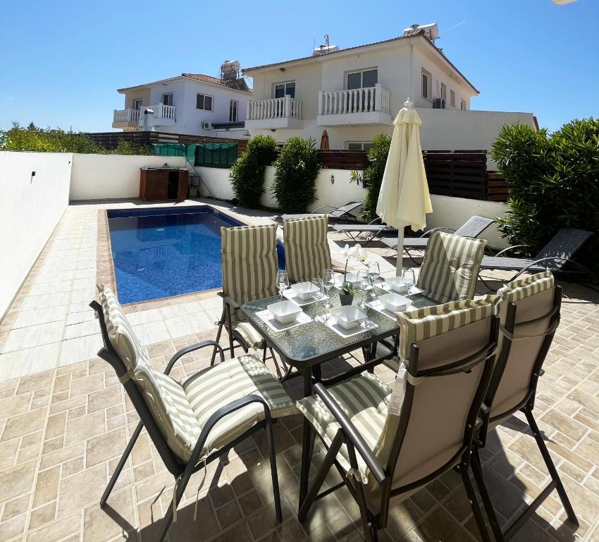 Nissi Beach Golden Villas