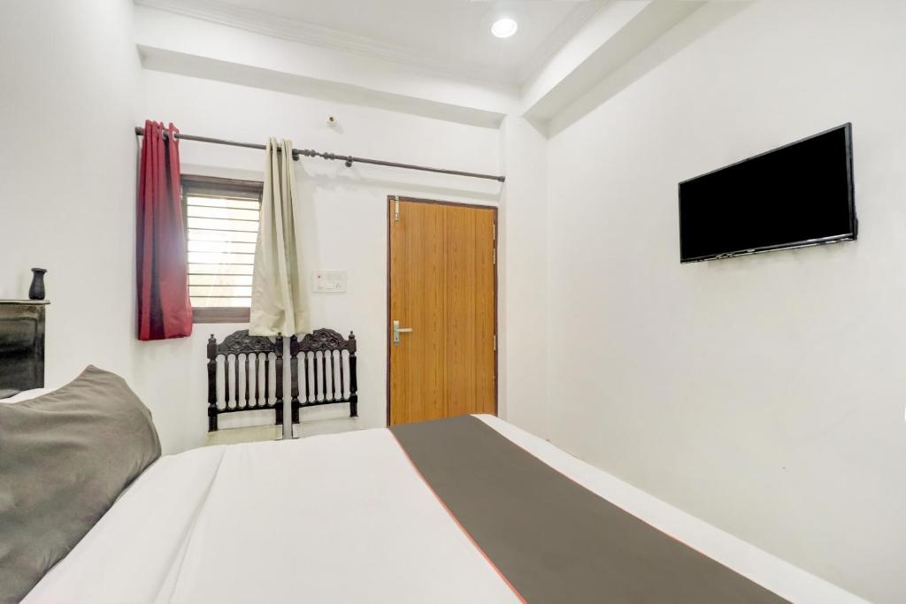 TV a/nebo společenská místnost v ubytování Hotel O BJ Residency